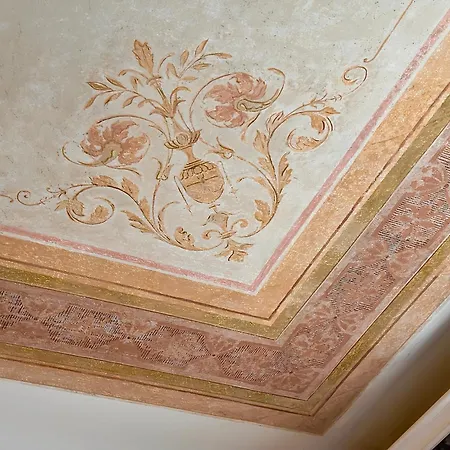 Gorup Palace Apartma *
