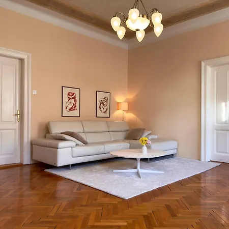 Апартаменты Gorup Palace *